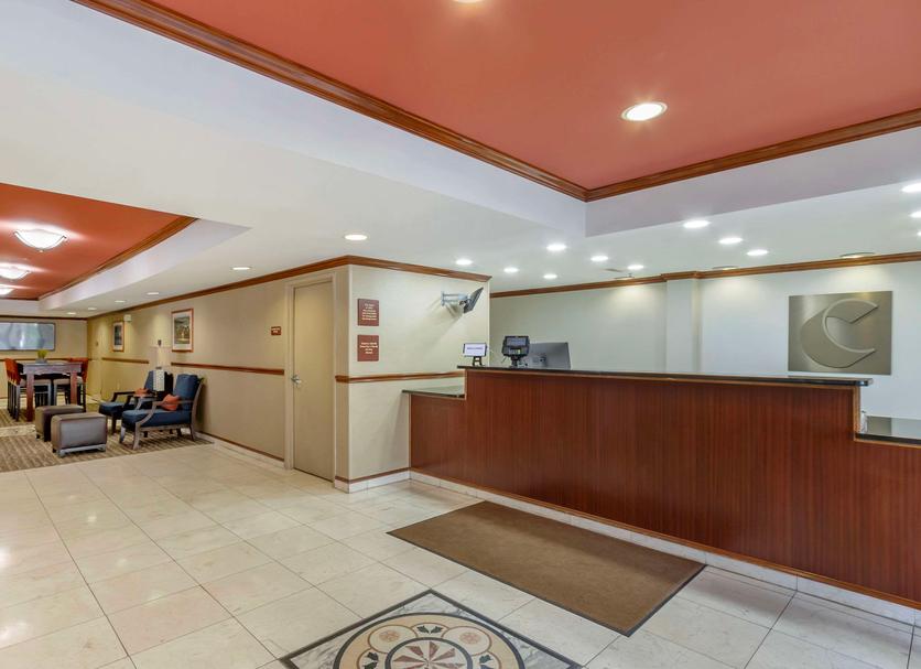 Front desk Photo