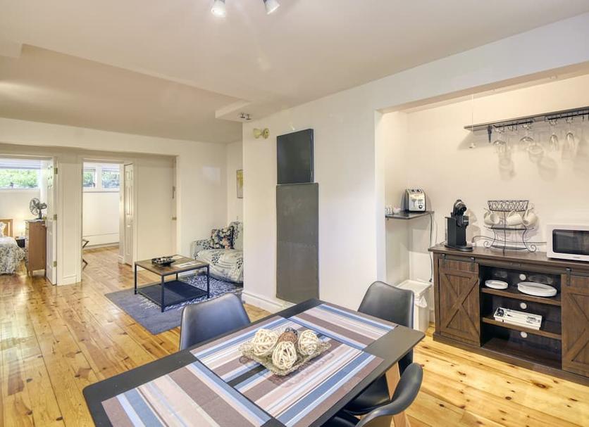 Dining room Photo
