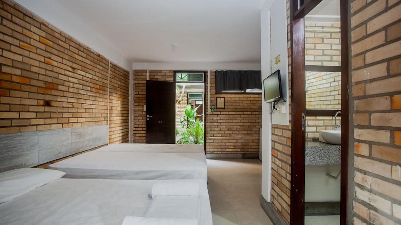 Economy Flat
