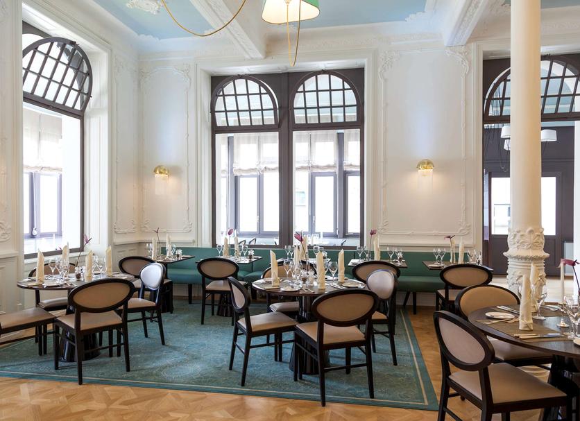 Restaurant Photo