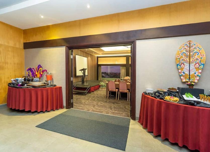 Buffet Photo