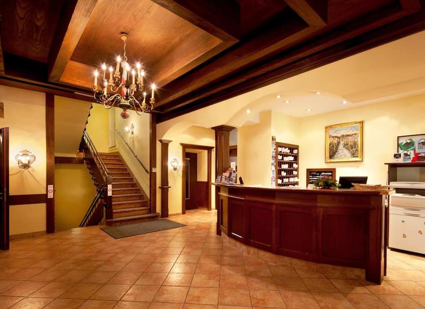 Front desk Photo