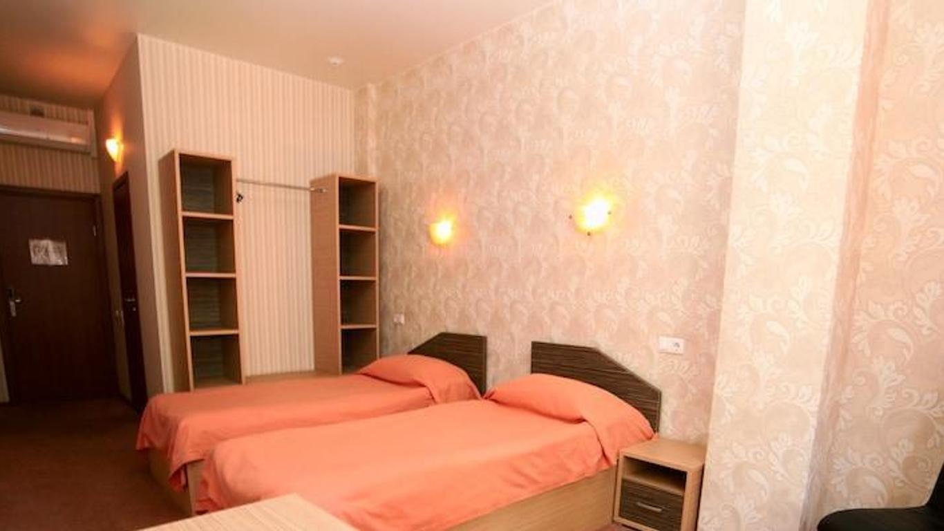 Premier Hotel-New