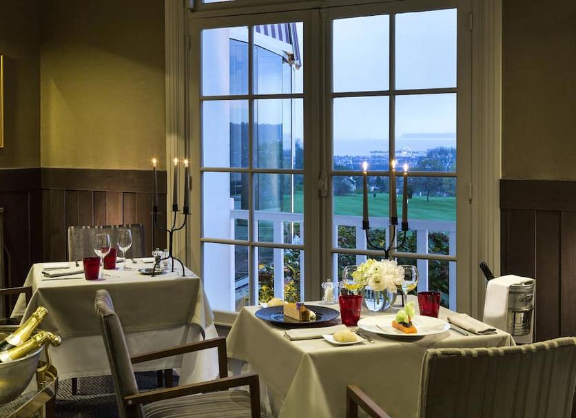 Restaurant Photo