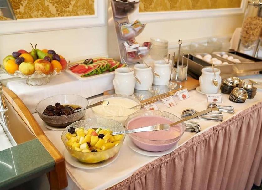 Buffet Photo