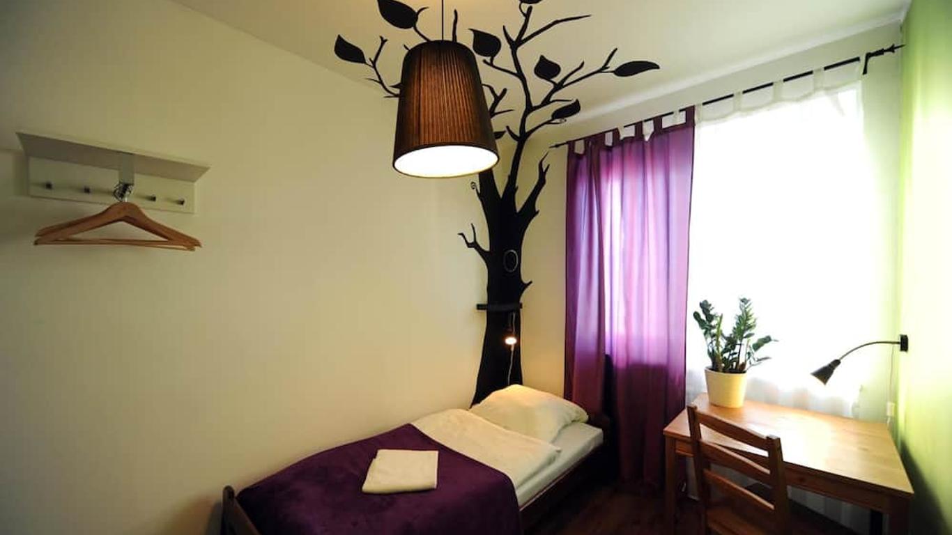 Very Berry Hostel