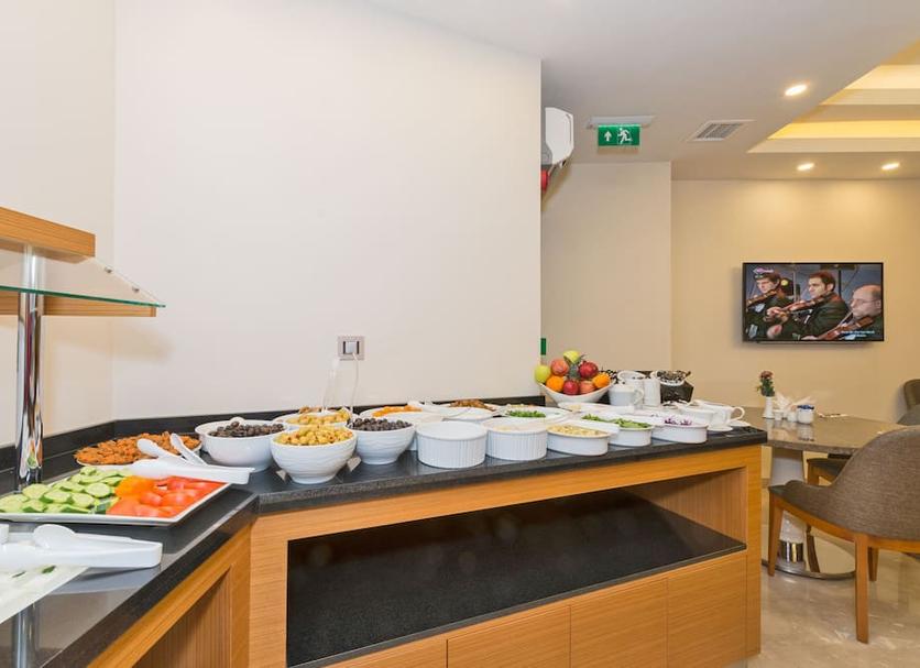 Buffet Photo