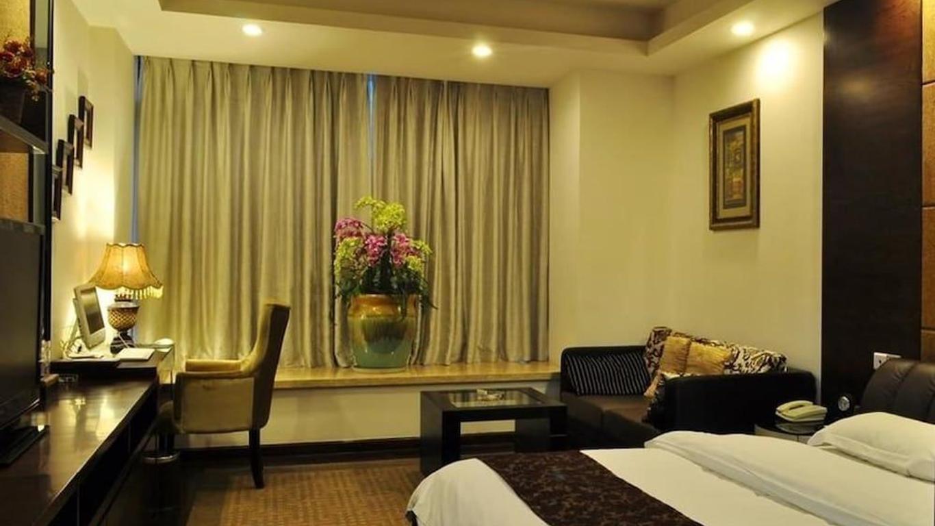 Chengdu West Care Hotel