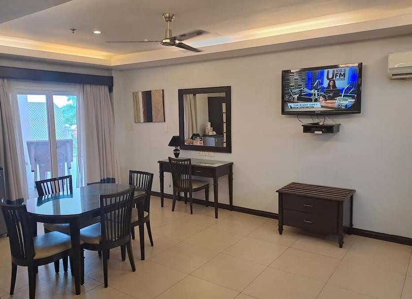 Dining room Photo