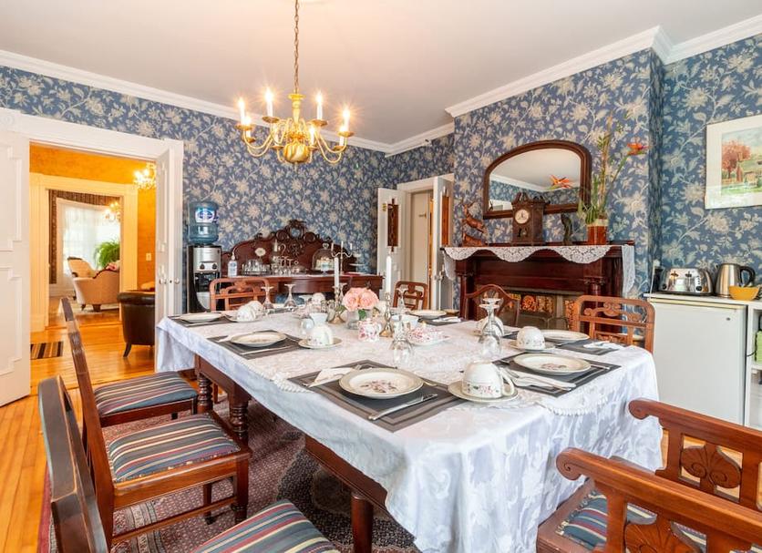 Dining room Photo