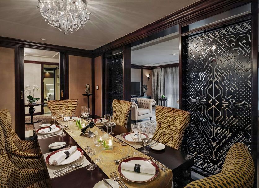 Dining room Photo