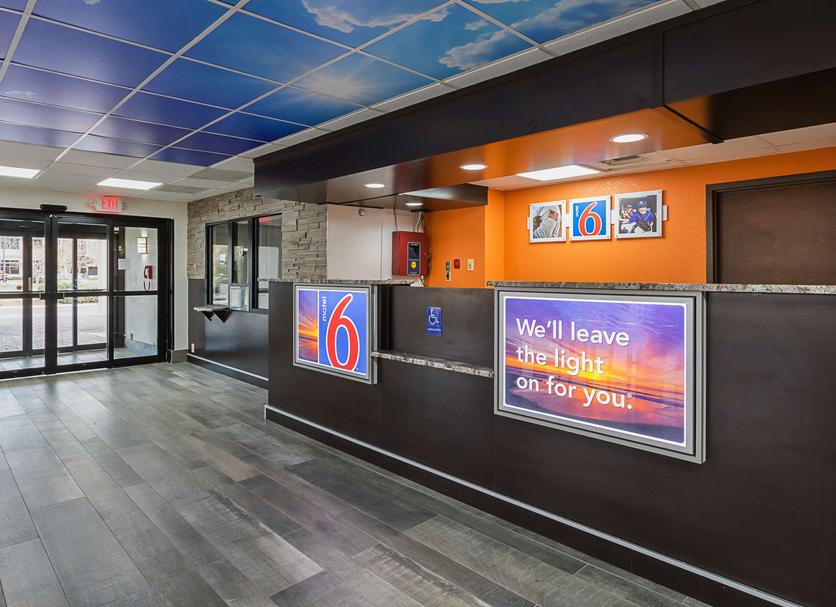 Front desk Photo