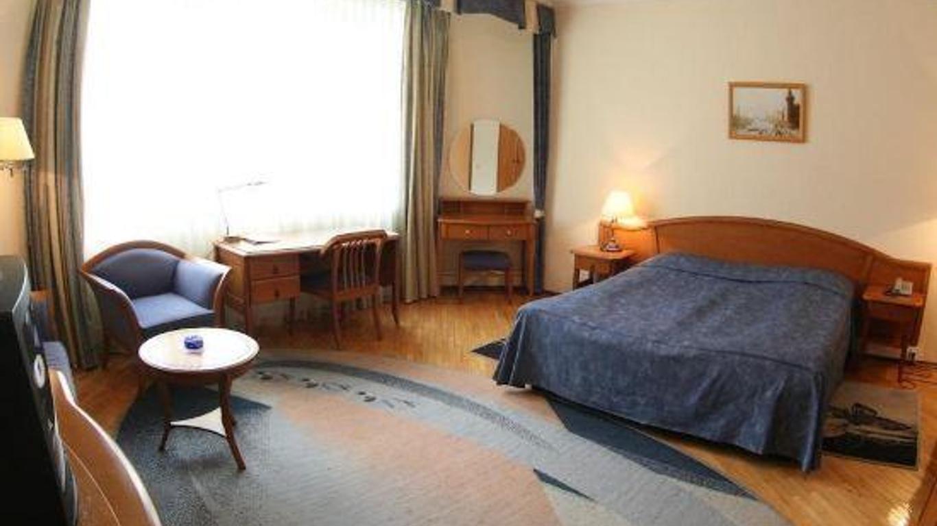 Ozerkovskaya Hotel