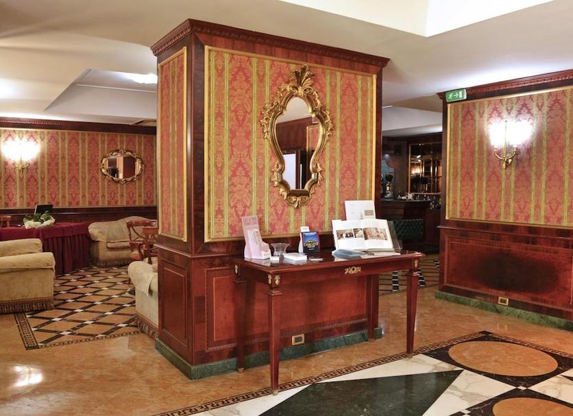 Front desk Photo