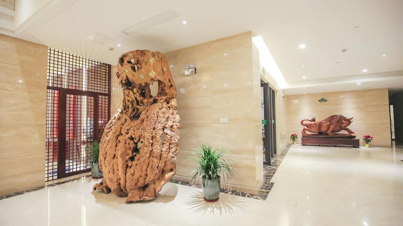 New Knight Royal Hotel Airport and International Resort