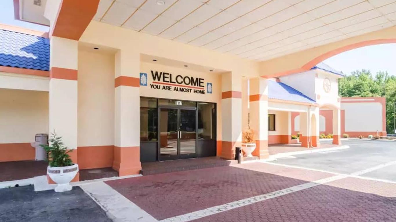 OYO Hotel Greensboro East I 40