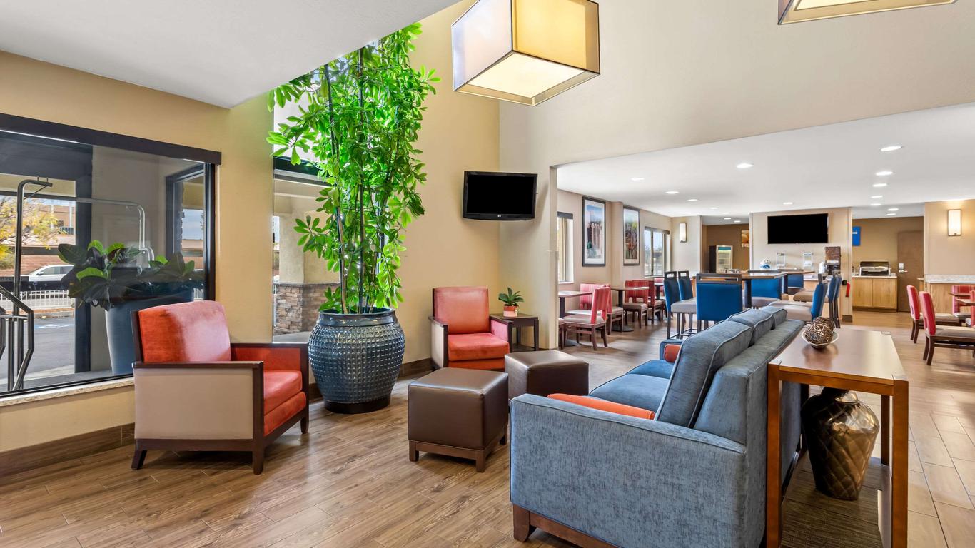 Comfort Inn and Suites Albuquerque Downtown