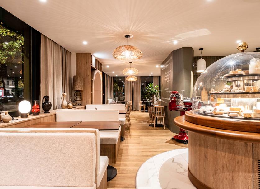 Restaurant Photo
