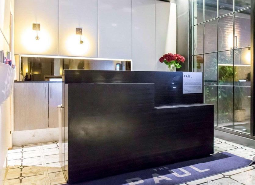 Front desk Photo