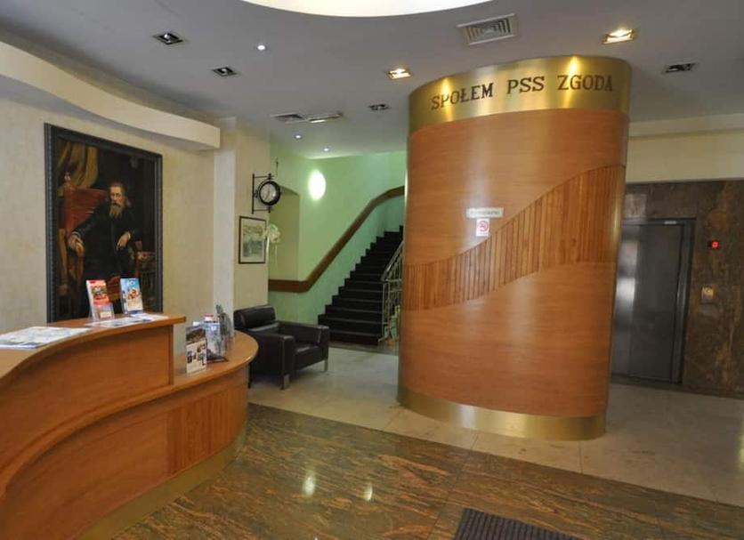 Front desk Photo