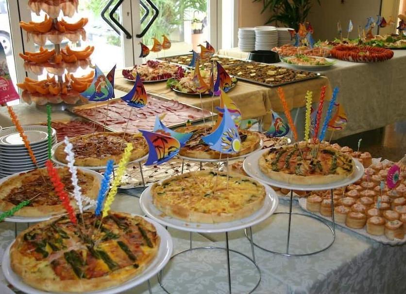 Buffet Photo