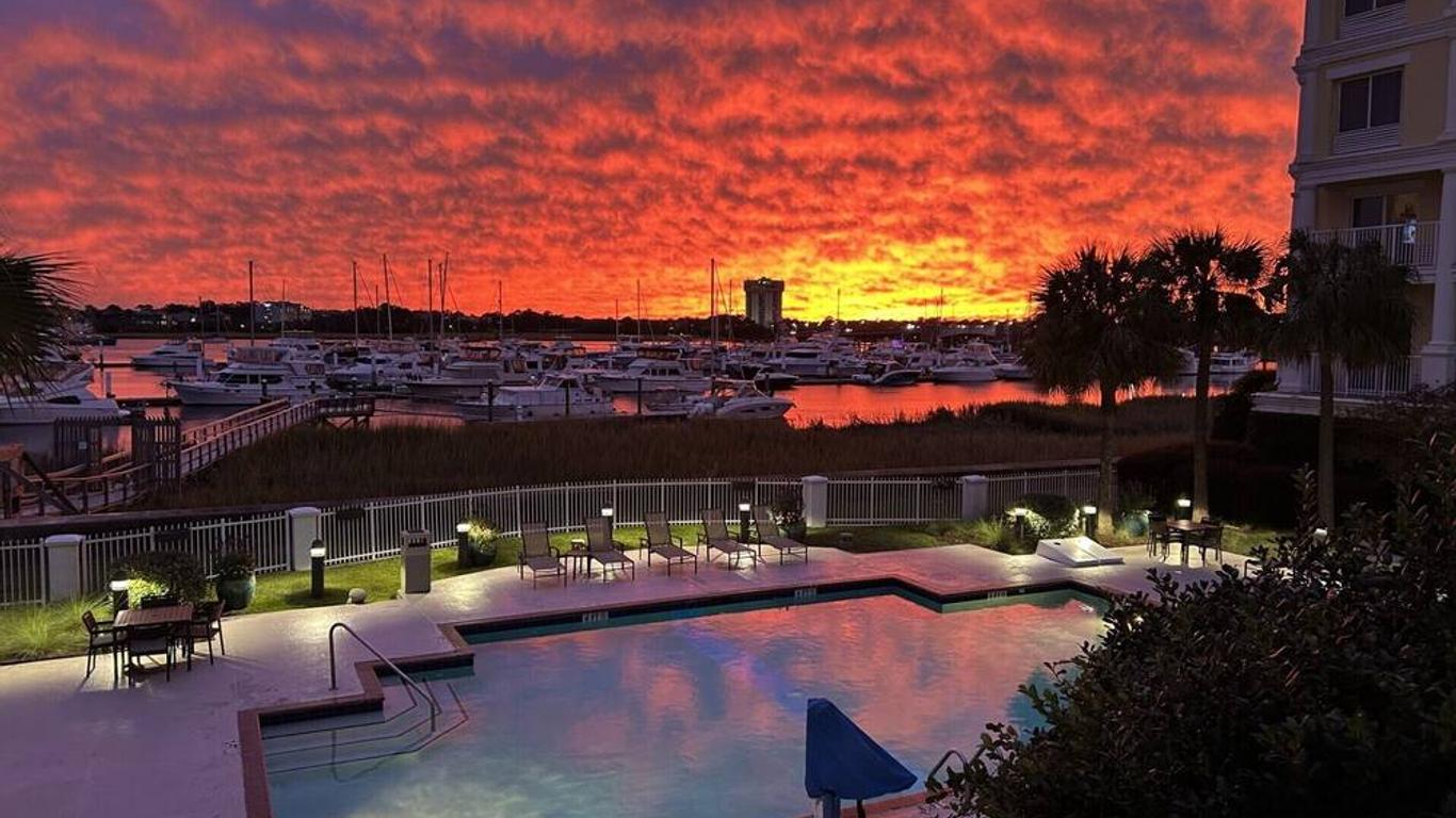Courtyard Charleston Waterfront