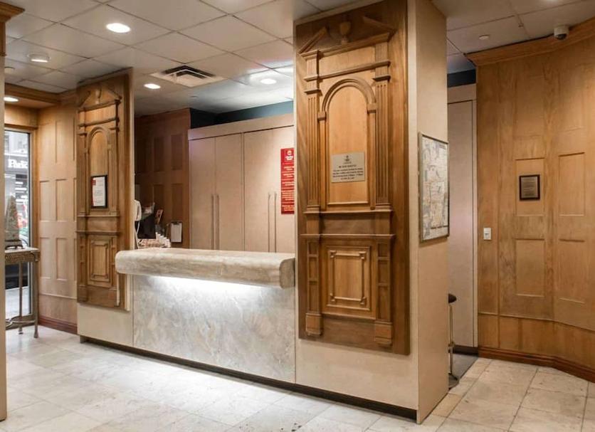 Front desk Photo