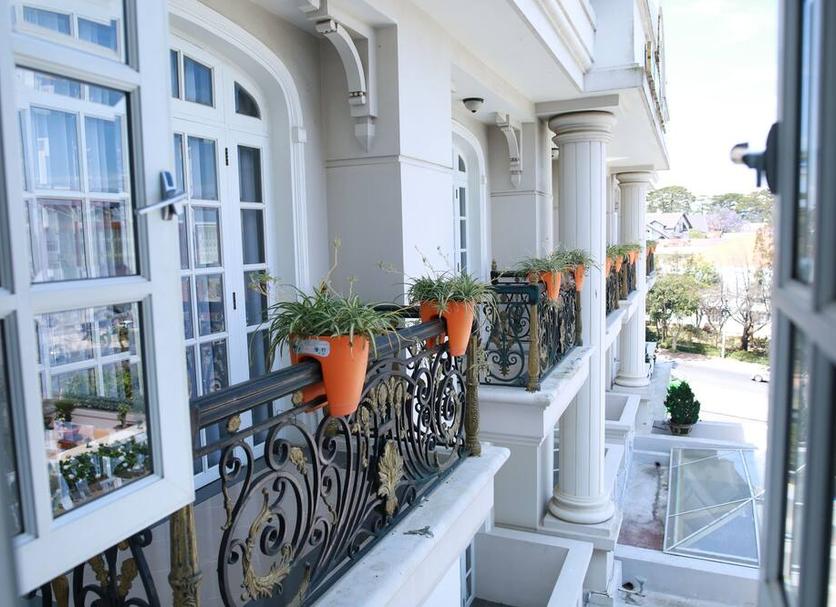 Balcony Photo