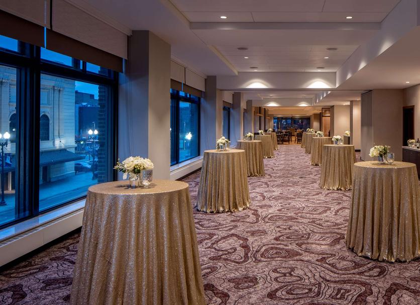 Banquet hall Photo