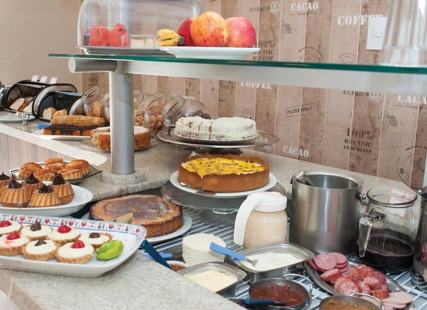 Buffet Photo