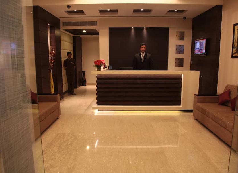 Front desk Photo