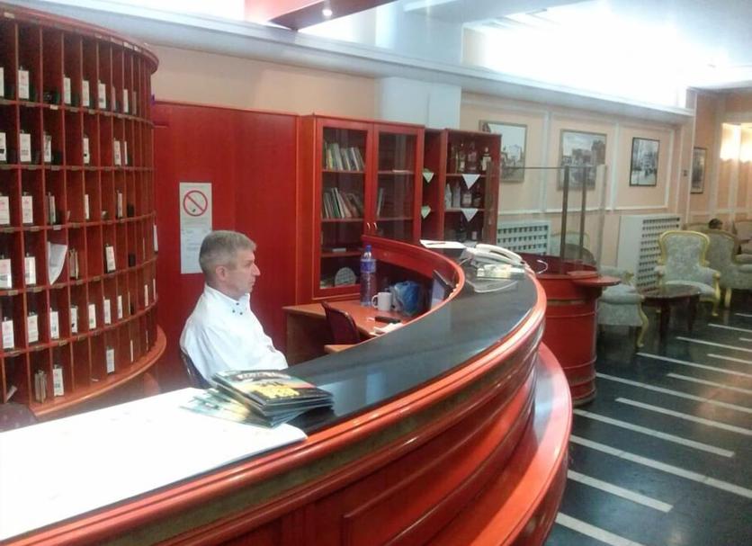 Front desk Photo