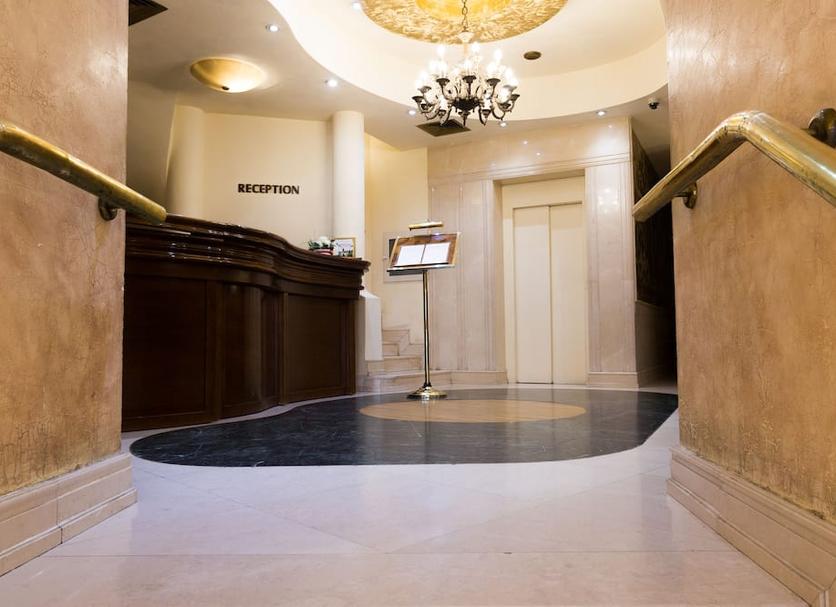 Front desk Photo