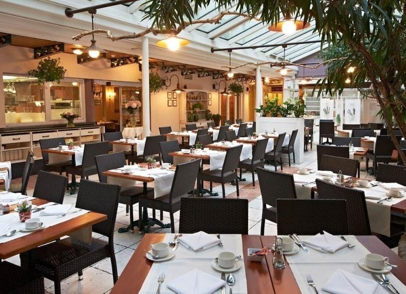 Restaurant Photo