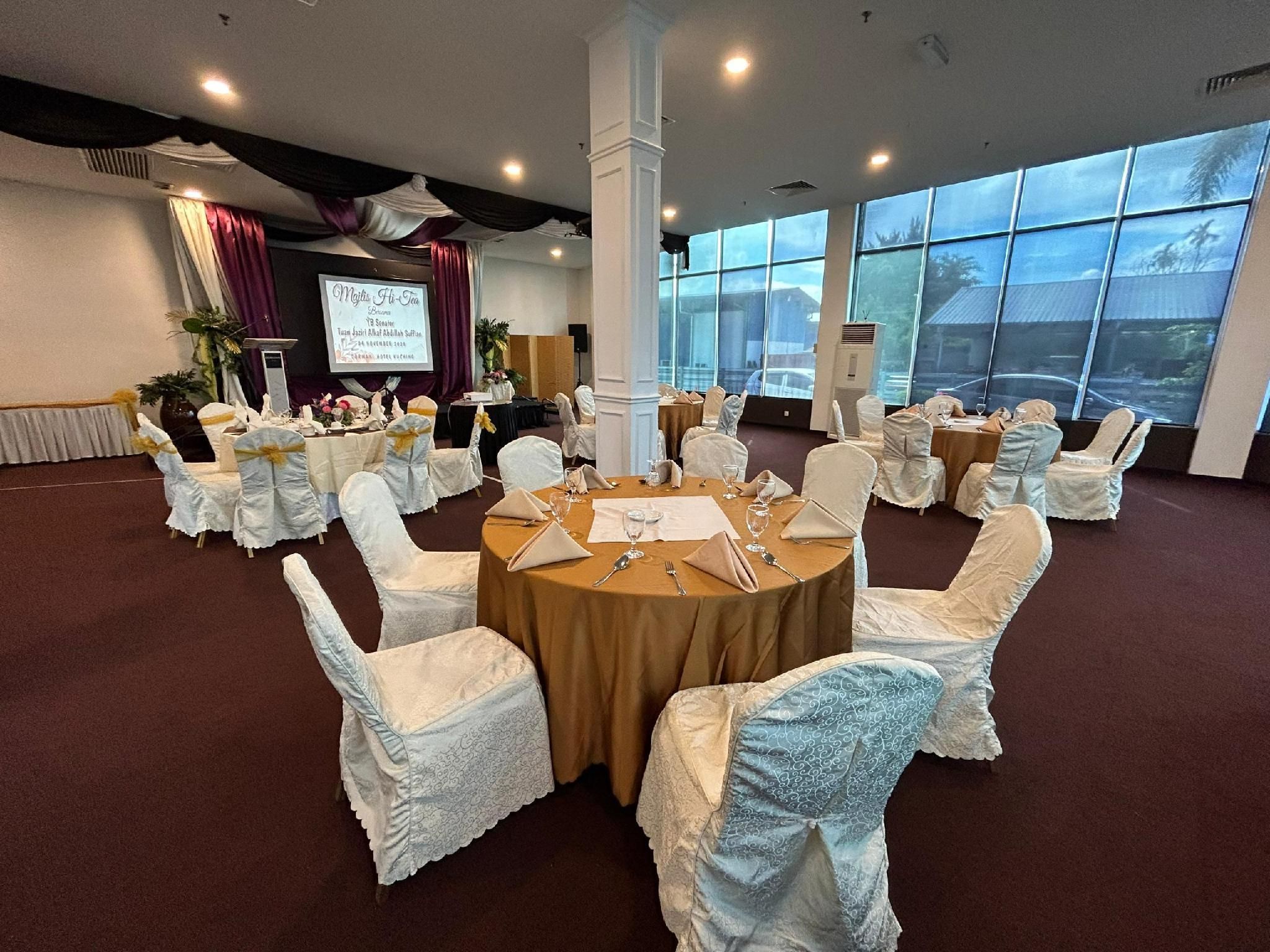 Banquet hall