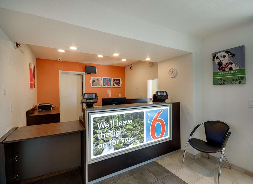 Front desk Photo