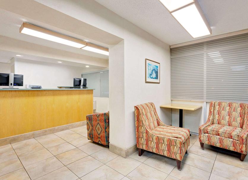 Front desk Photo