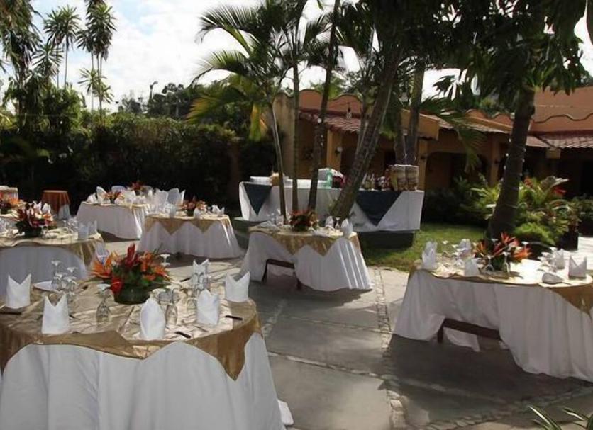 Banquet hall Photo