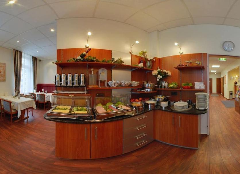 Buffet Photo