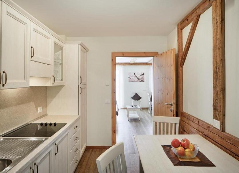 Kitchen Photo