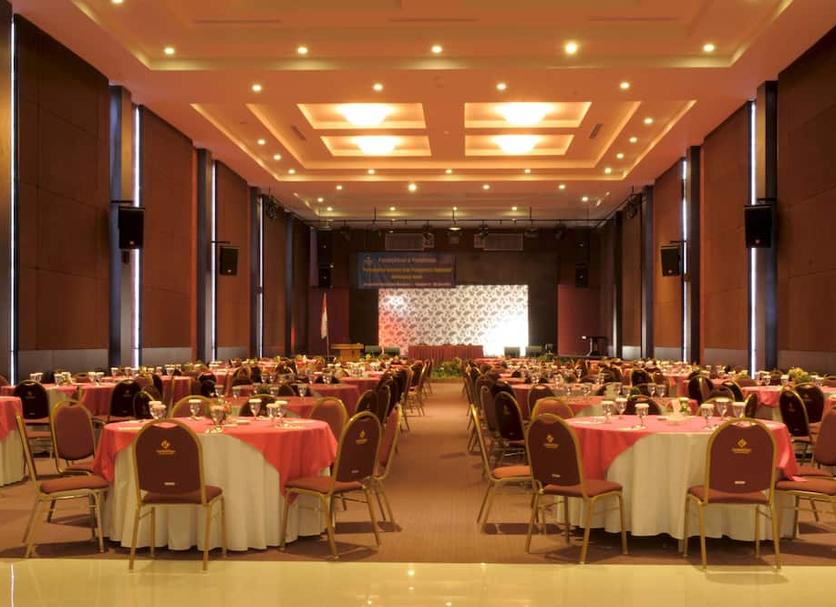 Banquet hall Photo
