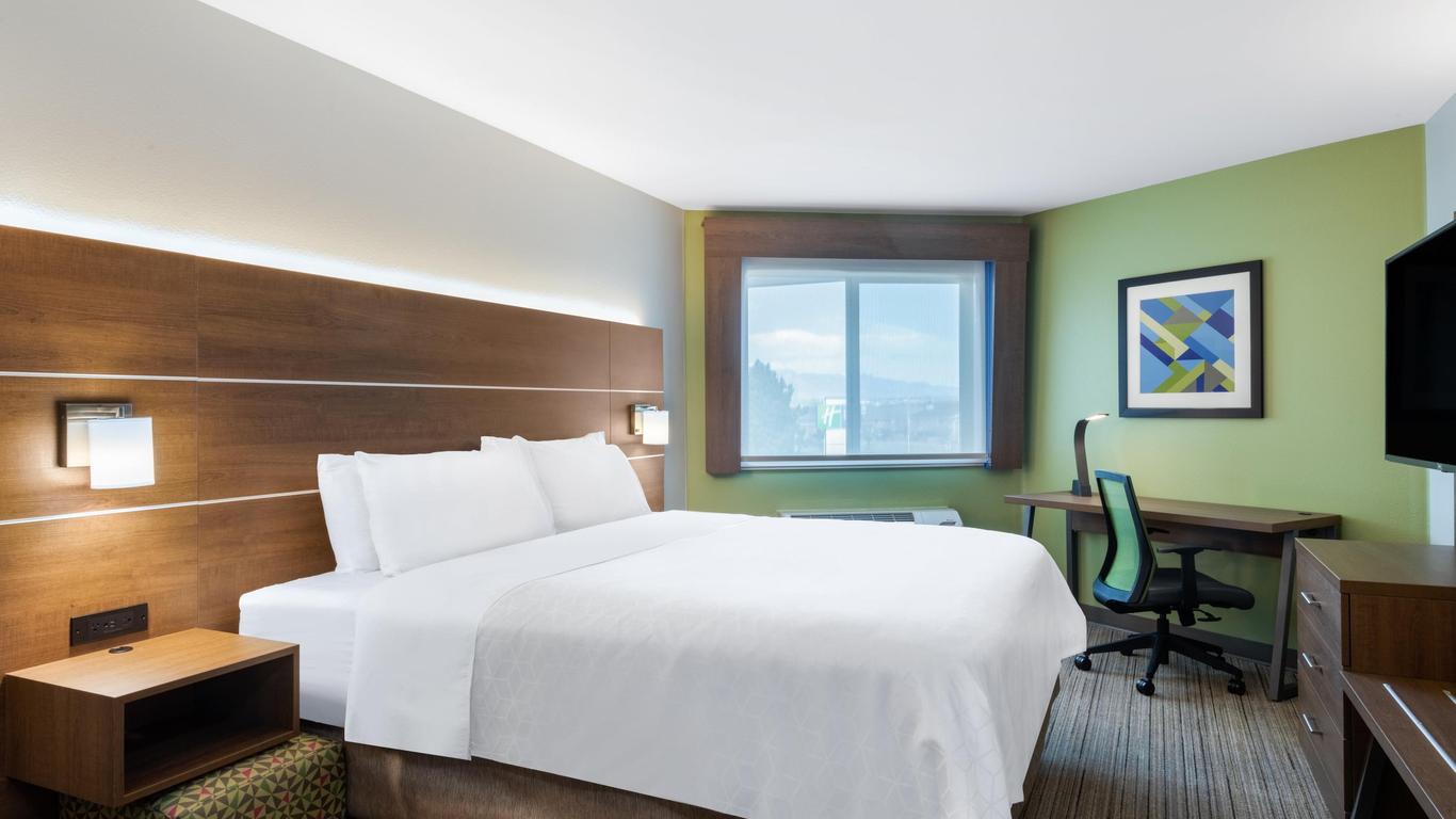 Holiday Inn Express & Suites Colorado Springs-Airport By IHG