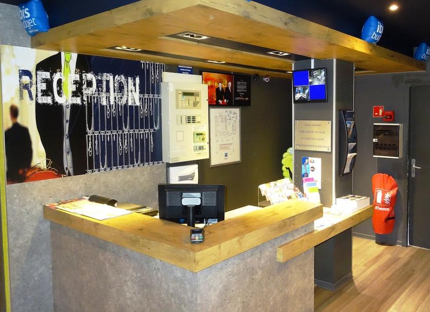 Front desk Photo