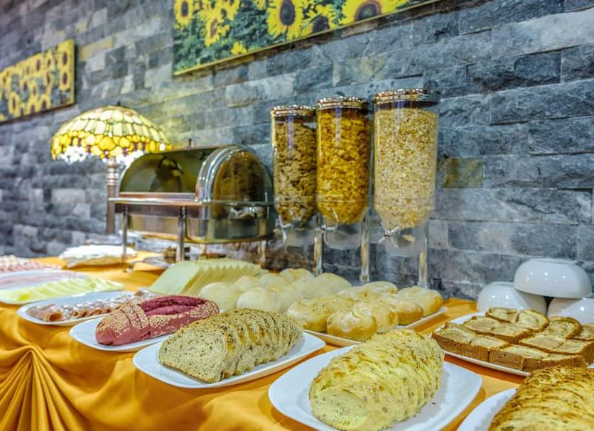 Buffet Photo