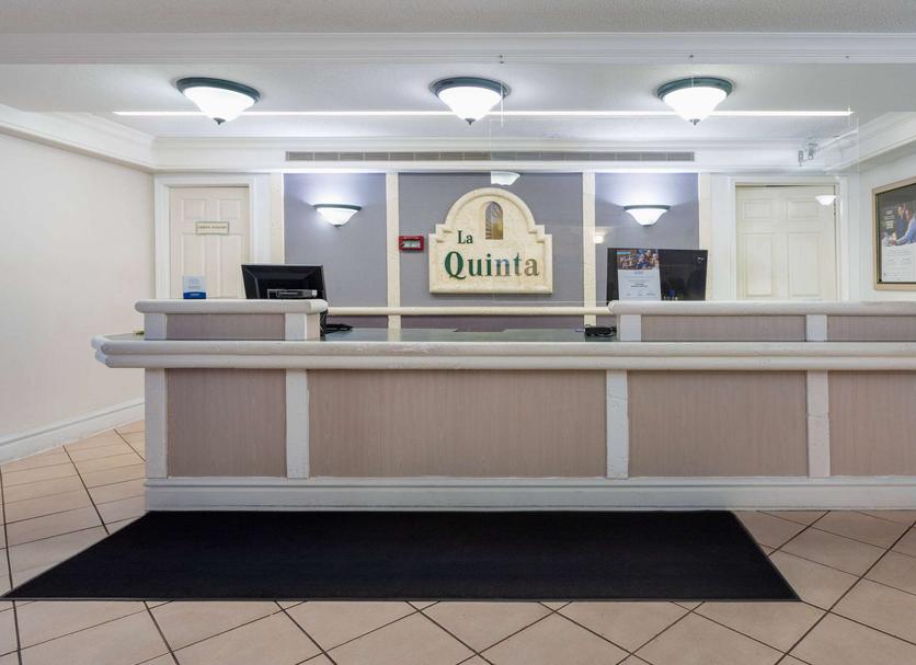 Front desk Photo