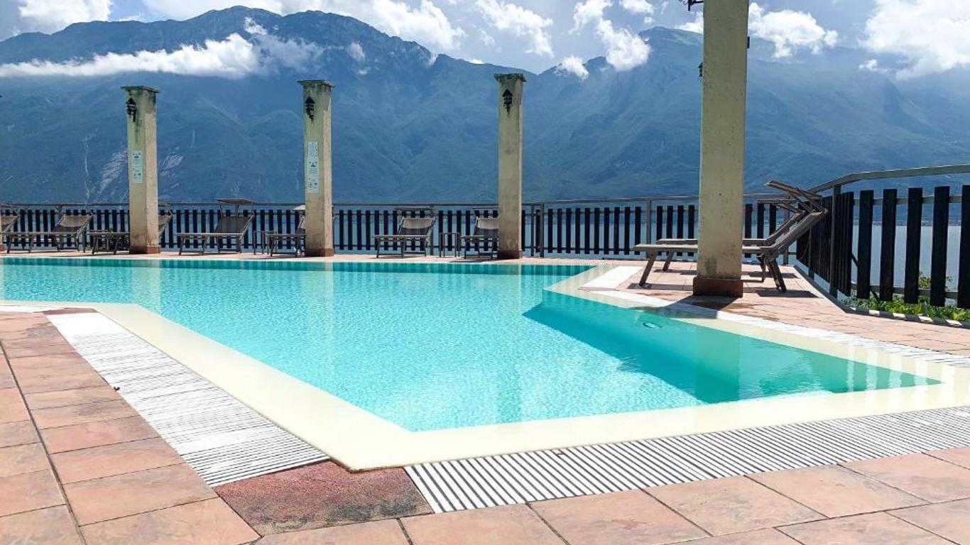 Hotel Castell - Montagnoli Group