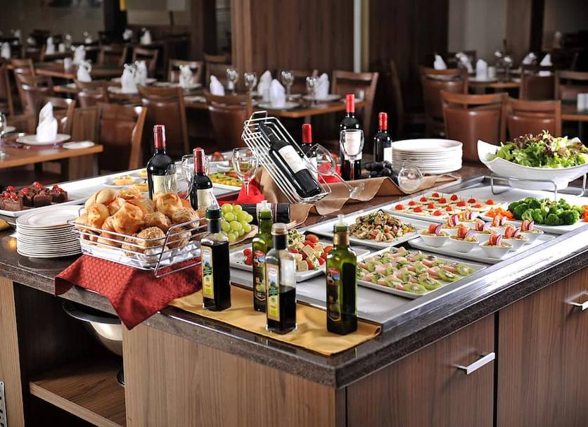 Buffet Photo