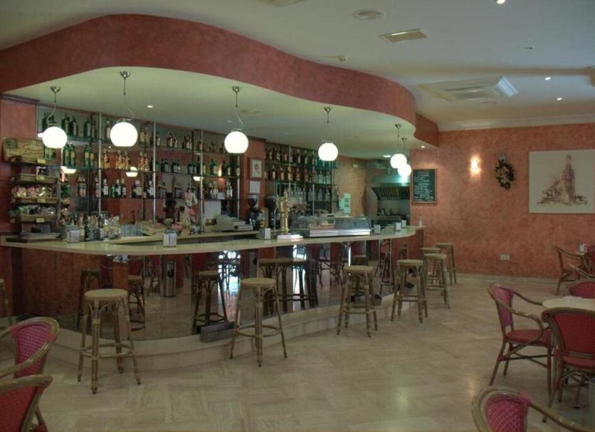 Bar Photo