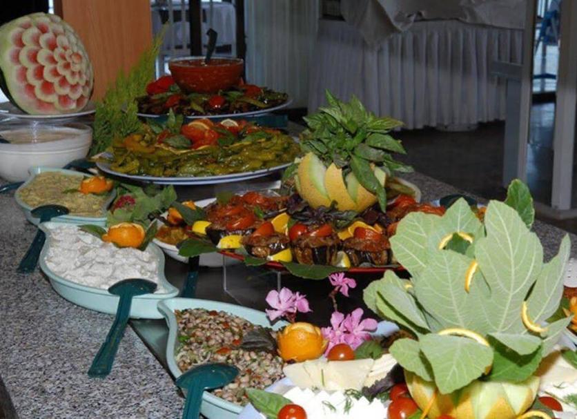 Buffet Photo