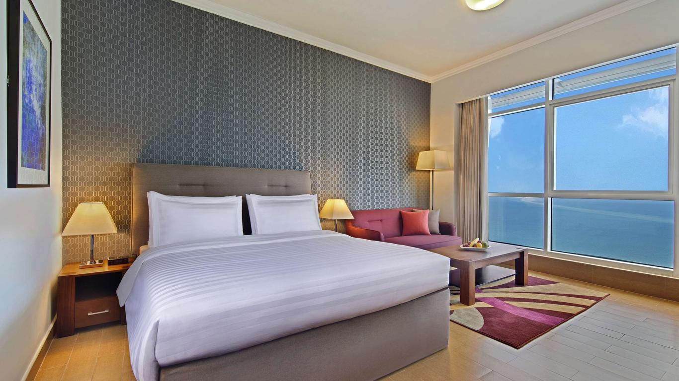 The Curve Hotel